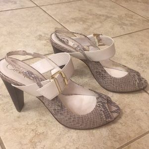 Gorgeous Cole Haan snakeskin shoe Sz 7